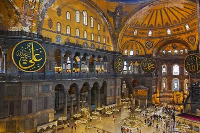 Small Group Istanbul Tour: Hagia Sophia, Blue Mosque & Bazaar