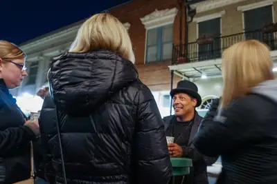 Crawl New Orleans: Haunted Pub Crawl & Ghost Tour
