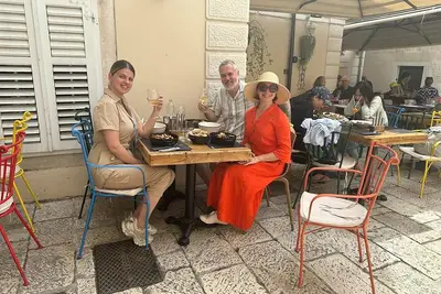 Private VIP Split Food Tour with Seafood, Wine and Local Bites