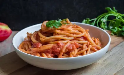 Foods That You Should Absolutely Never Eat On Date Night