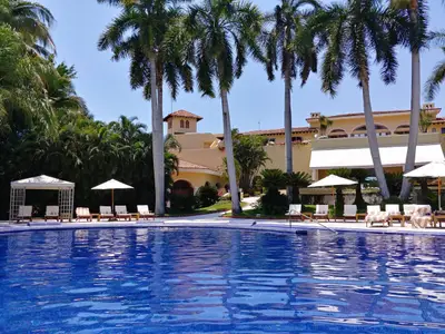 Is A Cruise Or All Inclusive Resort A Better Choice For A Warm Weather Winter Getaway