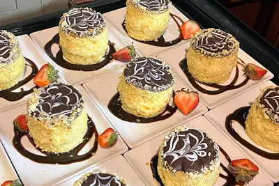 A Taste of the Freedom Trail: Boston's Iconic Food & History Tour